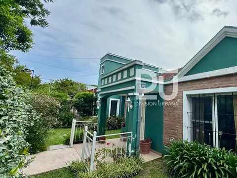 Casa en Venta con 2 cocheras