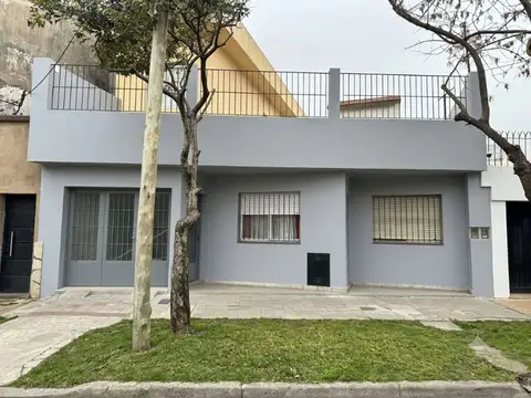 Casa en venta 4 AMBIENTES -CARAPACHAY