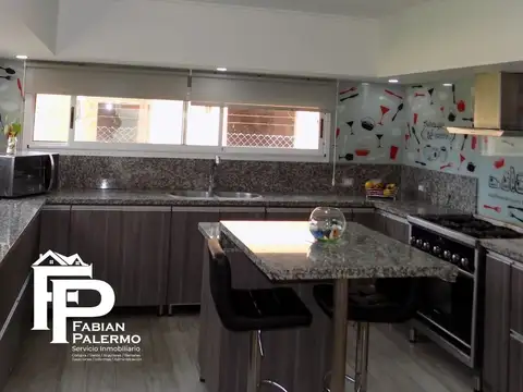 Casa 4 ambientes con 3 baños