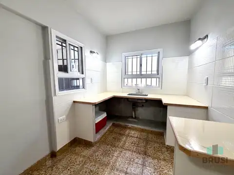 Casa 4 ambientes con 1 baño