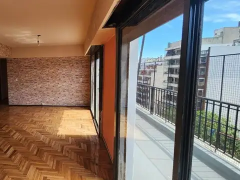 VENTA DEPARTAMENTO 4 AMBIENTES FLORES