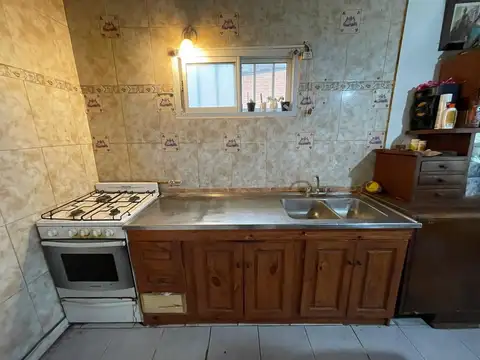 Casa 4 ambientes con 1 baño