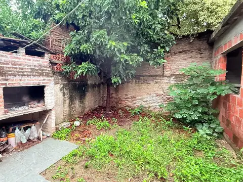Venta Casa Pasillo Unico A Reciclar Ideal Para Dos Unidades. La Florida