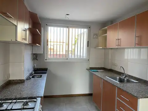 Departamento en Alquiler con 1 cocheras