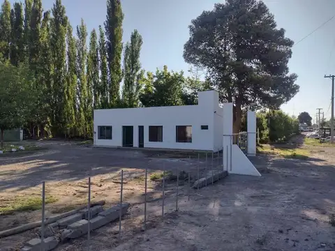 ALQUILER Oficina y Galpones, sobre Ruta 22!