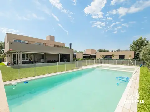 Venta - Casa 4 dormitorios en barrio cerrado - Aguadas, Funes.