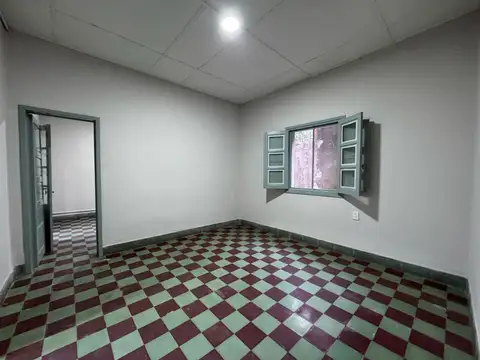 Casa 6 ambientes con 1 baño