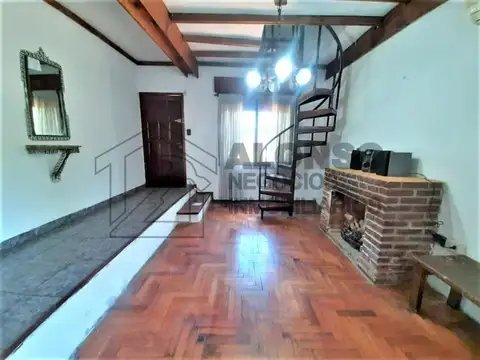 CASA 4 AMB CON GARAGE, PATIO Y GARAGE - NUEVAS CONDICIONES
