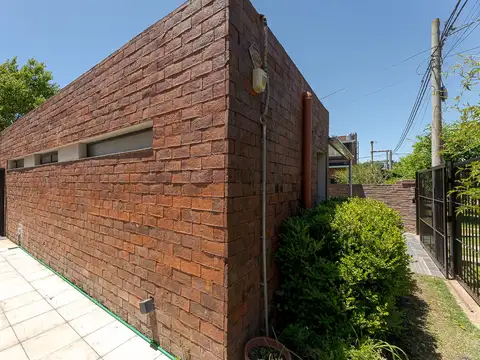 Casa 3 ambientes con 2 baños