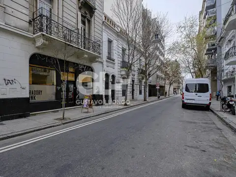 Local 200 m2 apto todo destino, incluso gastronomía. Con renta.