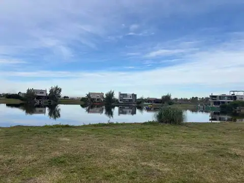 Venta Lote al agua en San Sebastián Area 9