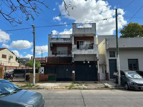 En Venta PH DE 4 AMB. FTE  COCHERA 2 AUTOS PATIO Y TERRAZA VILLA MAIPU