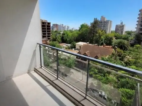 Delia 1000, Piso 4