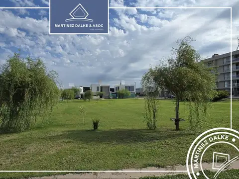 Terreno en Venta, FOS 70