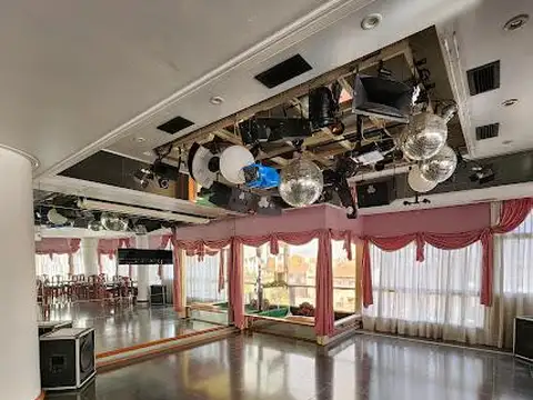 Local en Venta en Villa Luzuriaga, USD 290.000