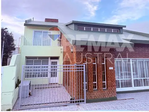 CASA Km 3: 4 Dorm y Quincho, salida a 2 calles