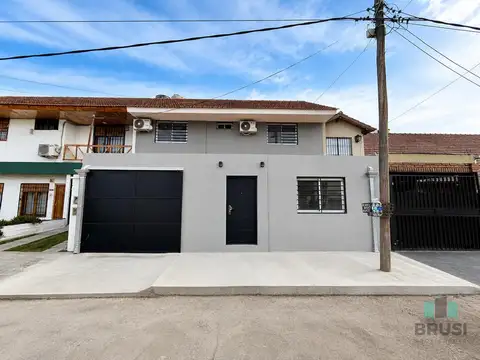 Depto Tipo Casa en Venta de 5 ambientes