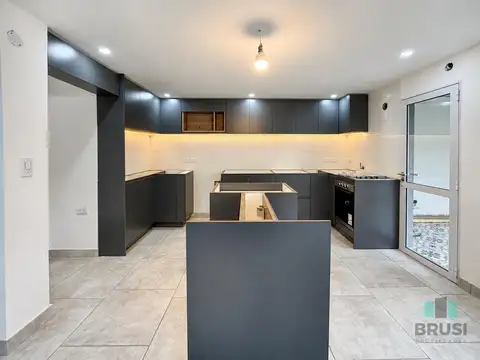 Depto Tipo Casa en Venta en Temperley, USD 175.000