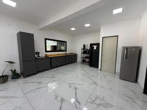 Casa 5 ambientes con 2 baños