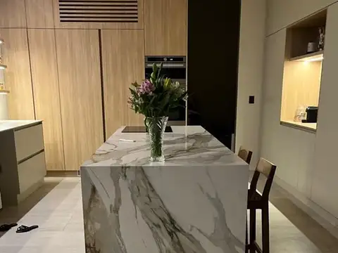 Casa en Venta en Albanueva, USD 810.000