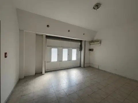 Cosquín 1300, Piso pb