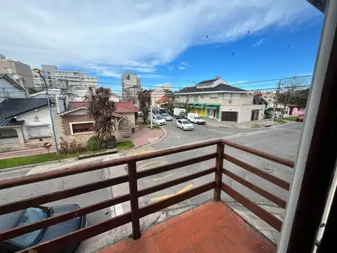 PH en venta 3 ambientes con terraza y dos balcones - La Perla