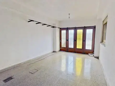 VENTA CASA 2 AMBIENTES JARDIN BERAZATEGUI