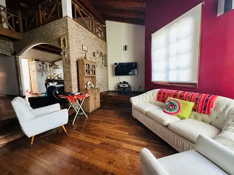 Excelente casa con piscina