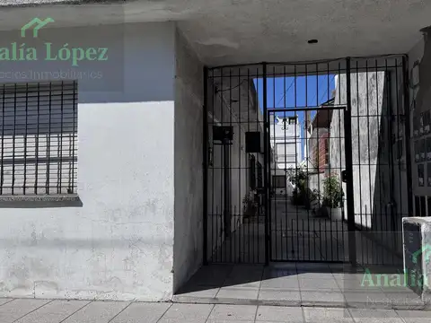 Depto Tipo Casa 2 ambientes con 1 baño