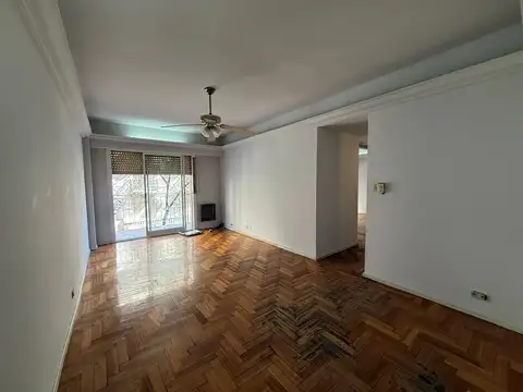 Curapaligüe 100, Piso 1