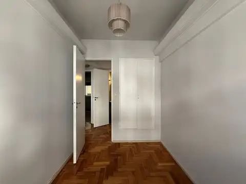 Curapaligüe 100, Piso 1