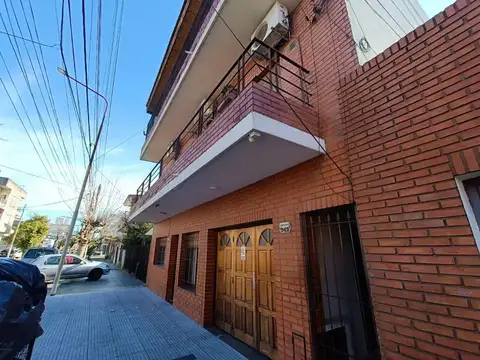 Depto Tipo Casa en Alquiler de 3 ambientes