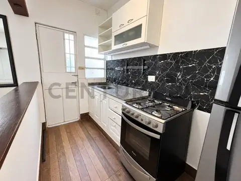 ALQUILER PH 2 AMBIENTES CASTELAR NORTE CON COCHERA Y PATIO