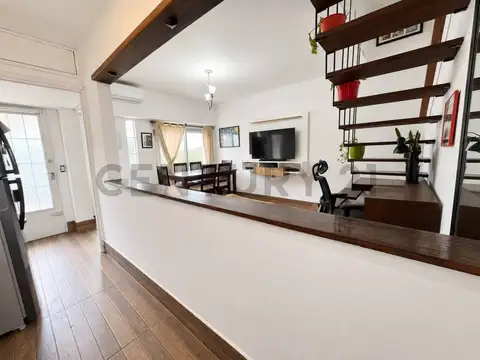 ALQUILER PH 2 AMBIENTES CASTELAR NORTE CON COCHERA Y PATIO
