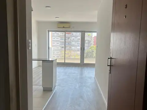 Departamento en Alquiler en Parque Chacabuco, $ 800.000