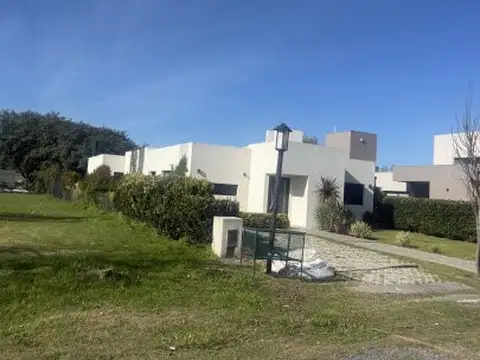 Terreno en Venta en Pueblo Esther, Rosario