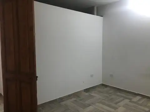 Depto Tipo Casa en Alquiler con 1 cocheras