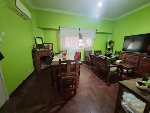 Ph tipo Casa en Ballester, cercania del centro  C/ patio y terraza 