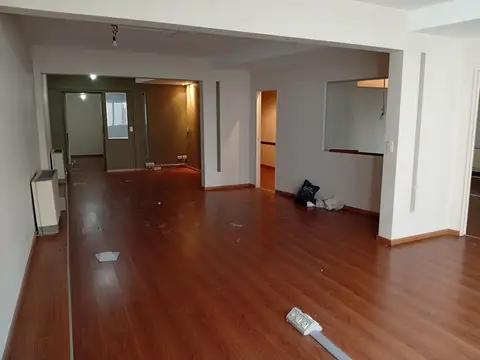 Oficina en Alquiler 24 años