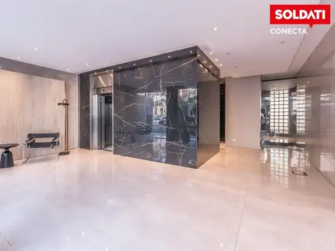 Departamento en venta, piso 10,  de 4 ambientes con balcón y cochera en Caballito.