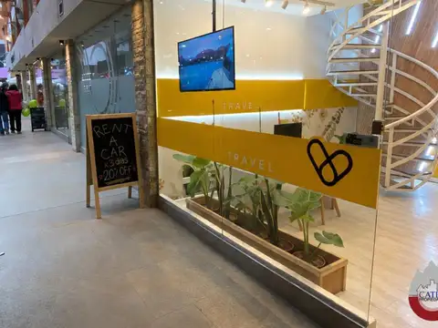 Local COMERCIAL a la VENTA en calle Palacios 156