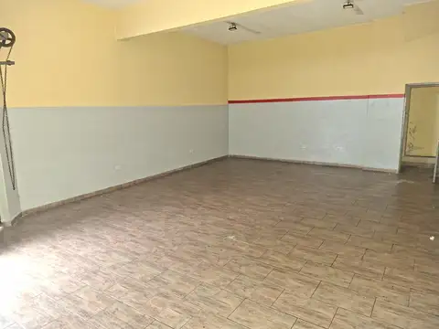 Local en Alquiler en Lomas del Mirador, $ 500.000