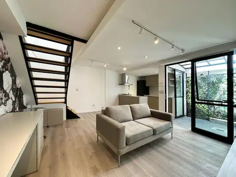 Casa de pasillo de 2 dormitorios con terraza y pileta