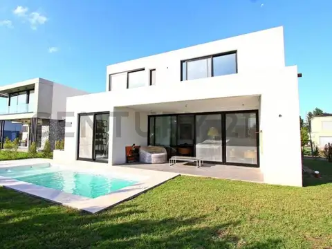 Blvd. Los Castaños 300, Piso 0