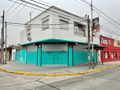 Amplio local en esquina