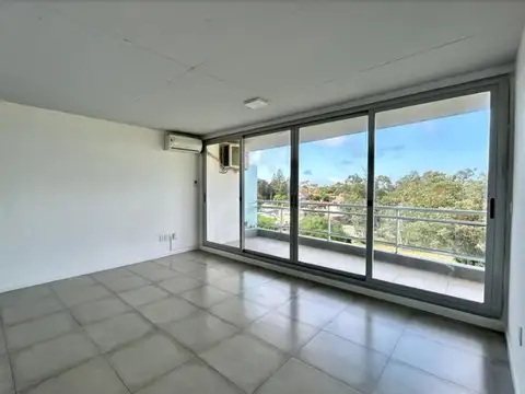 Avenida Joaquin de Viana esquina Guayanas 100