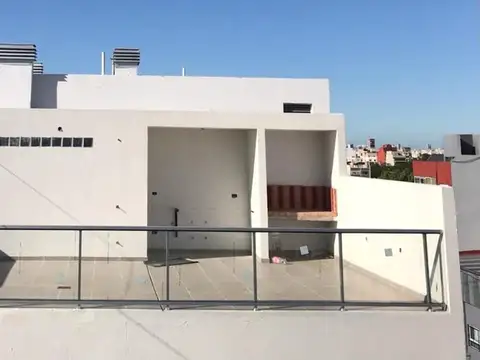 Con terraza propia, Único !!  2 amb  90m2, haga su OFERTA  