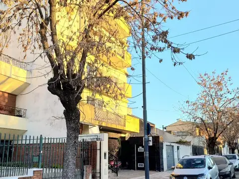 DEPTO .  2 DORMIT.- LIVING COCINA COMPL. BAÑO- BALCÓN ATERRAZADO- VISTA PANORÁMICA- 65 M2 aprox.