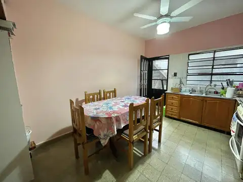 Venta casa interna tres dormitorios barrio Triángulo