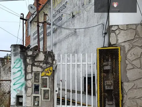 AV HIPOLITO IRIGOYEN 500 , Piso 0